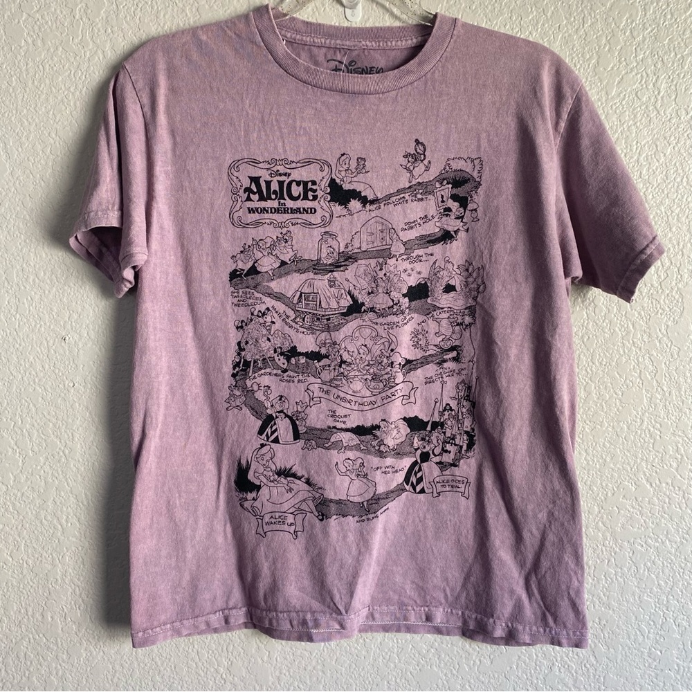 Disney Alice and Wonderland Graphic Tee Shirt NWOT